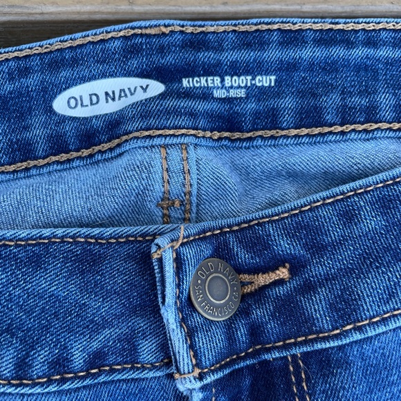 Women’s old navy boot cut jeans - Picture 3 of 4